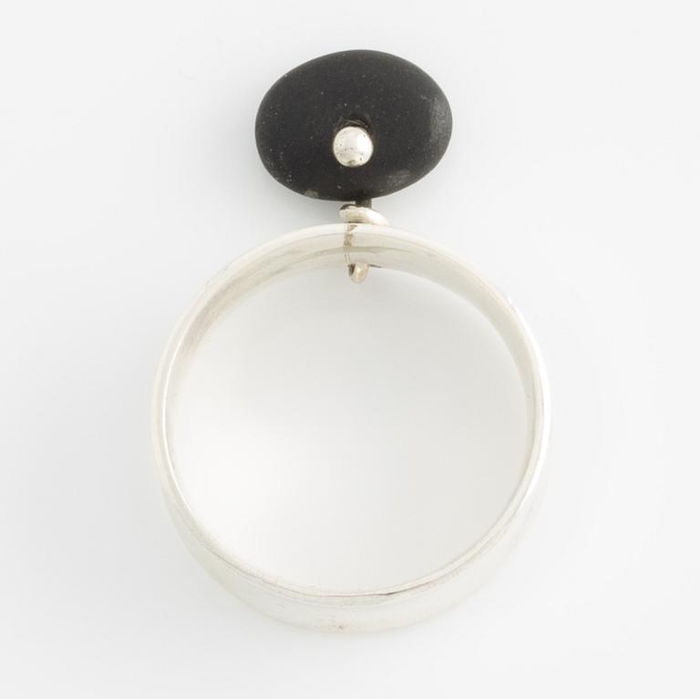 Ring silver med natursten.