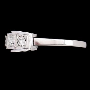 RING, 18 k vitguld, briljantslipade diamanter tot ca 0.33 ct.
