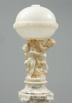 BORDSLAMPA på PIEDESTAL, alabaster, 1900-tal.