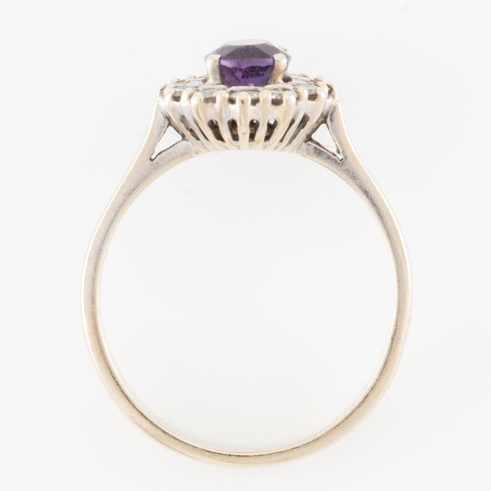Ring, carmosé, 18K white gold with amethyst and brilliant-cut diamonds.