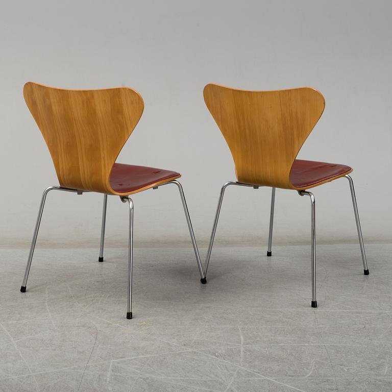 ARNE JACOBSEN, stolar, 6 st, "Sjuan", Fritz Hansen, 1989.