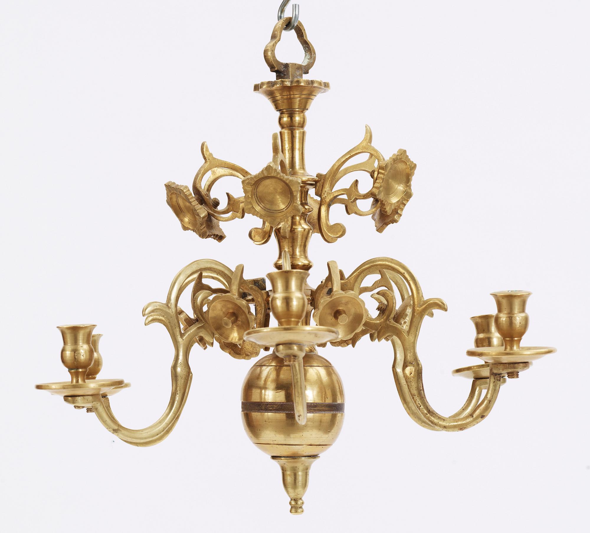 MALMKRONA, mässing, 1800-tal. Höjd ca 36 cm.