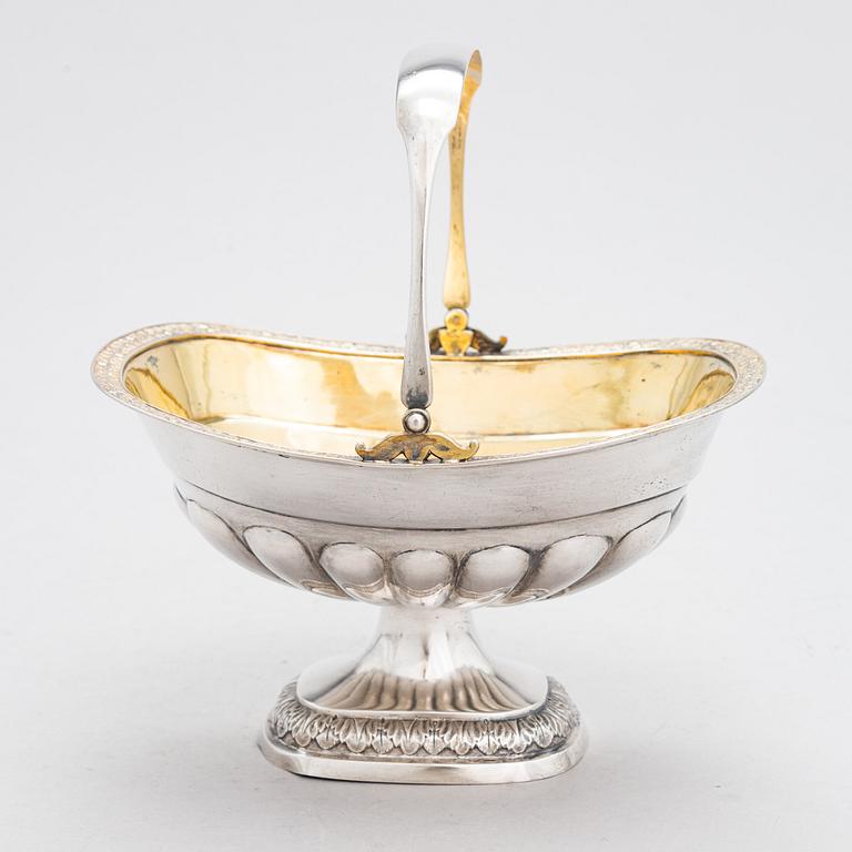 Heinrich Nowack, leipäkori, hopeaa, osittain kullattua, Tartto 1829-1845.