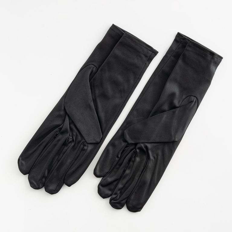 Greubel Forsey, display gloves and polishing cloth.