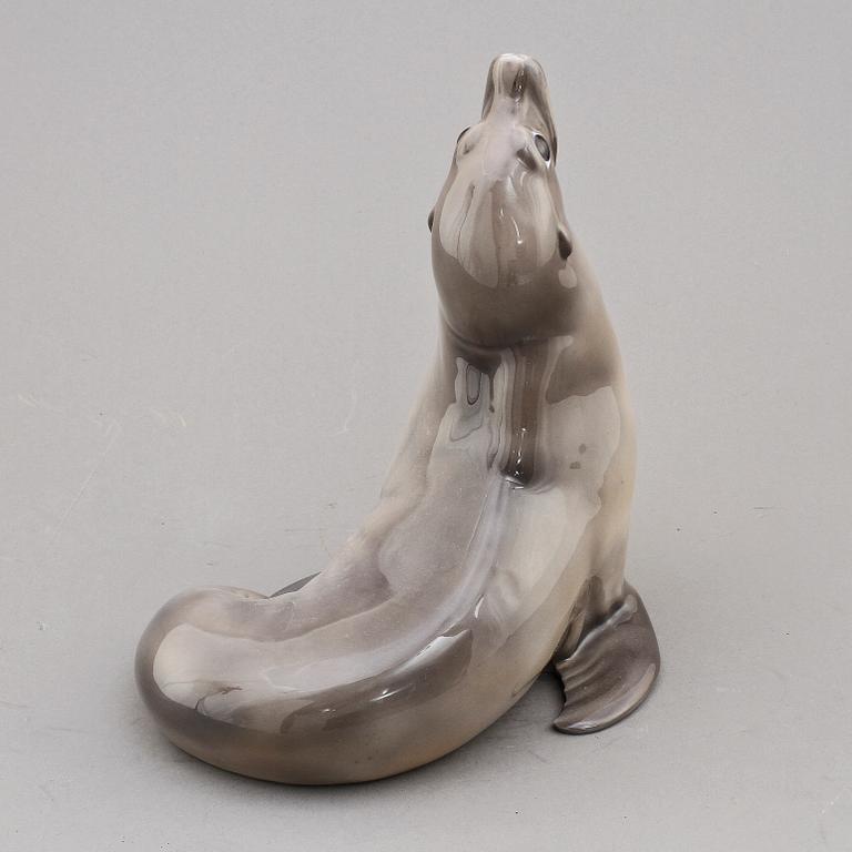 (Klar). FIGURIN, porslin, Royal Copenhagen, 1900-talets andra hälft.