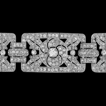 1112. A brilliant- and old cut diamond Art Deco bracelet, tot. app. 22.50 cts.