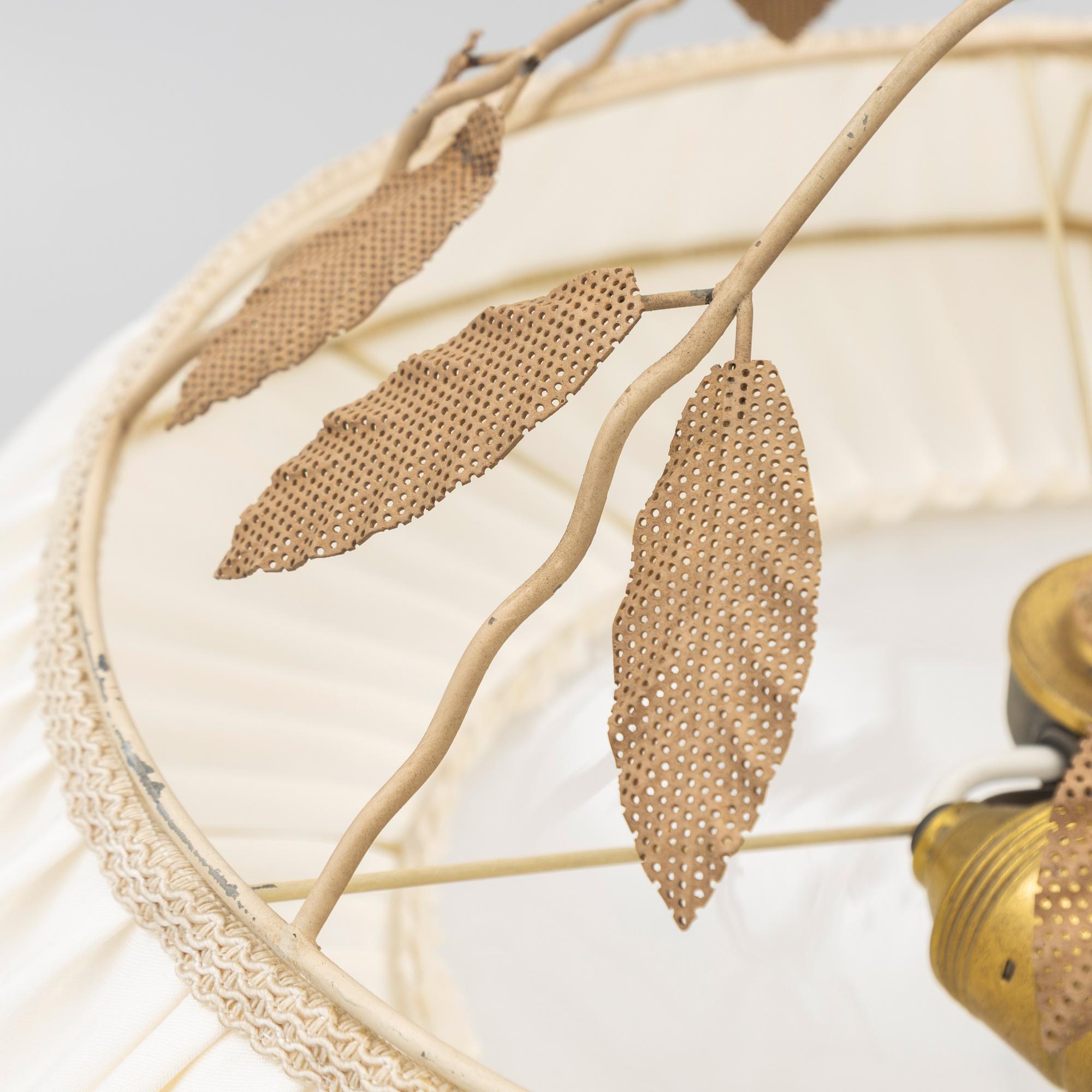 Swedish Modern, a ceiling lamp, attributed to Corona Belysningskultur, Stockholm, 1940s.