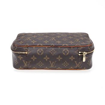 NECESSÄR, Louis Vuitton.