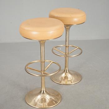 BARSTOLAR, ett par, Johansson design.