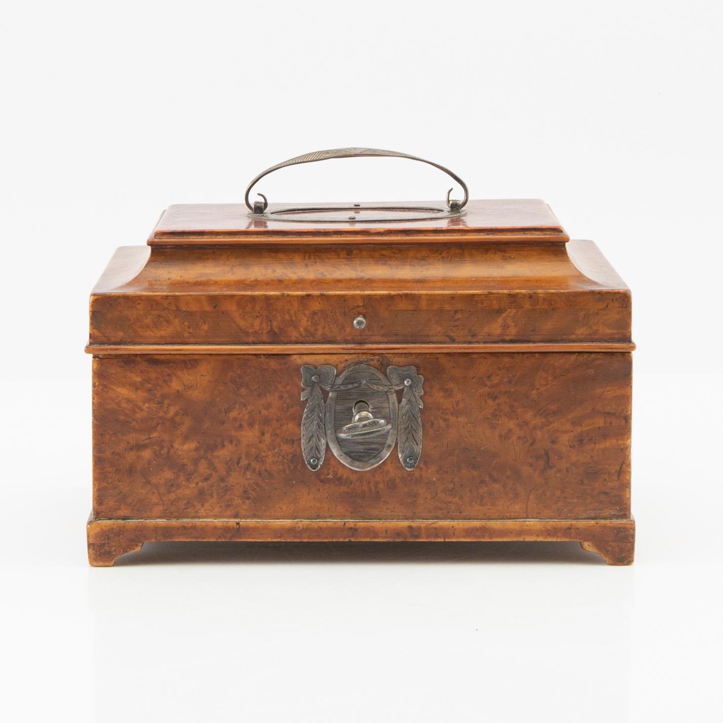 Box by Erik Malmberg (master in Köping 1789-1807) Late Gustavian.