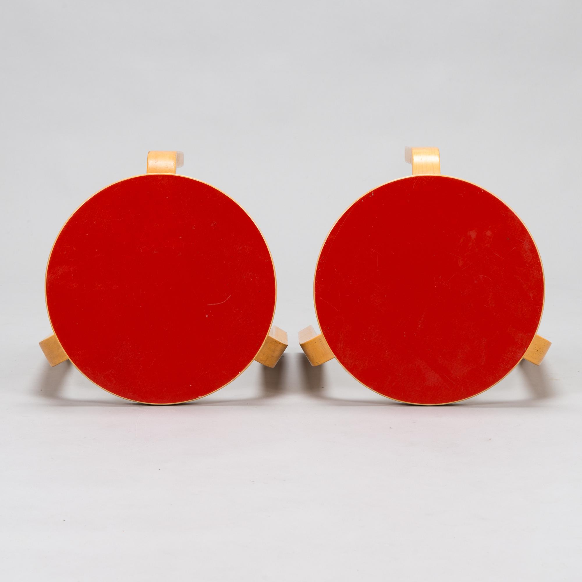 Alvar Aalto, klaffbord "DL82" och pallar, 6 st "60",  O.Y. Huonekalu-ja Rakennustyötehdas A.B 1900-talets mitt.