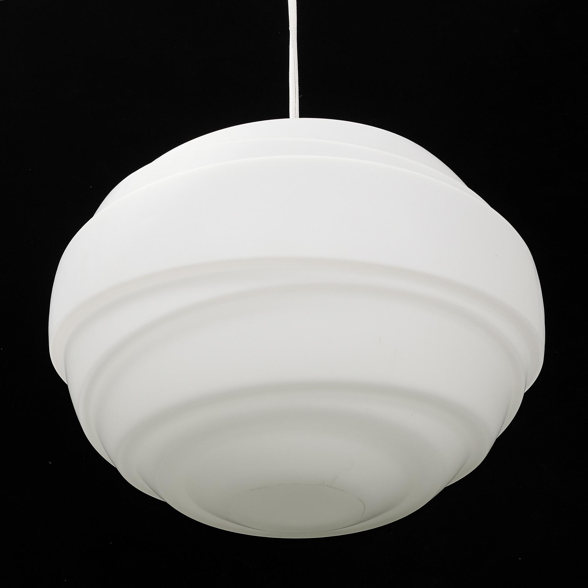 Atomheart, a 'Lightyears' ceiling lamp.