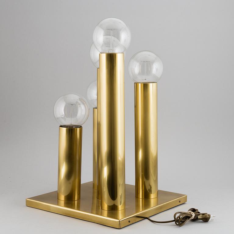 A brass table lamp, 21st century.