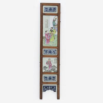 Del från vikskärm, porslin. Qingdynastin, 1800-tal.