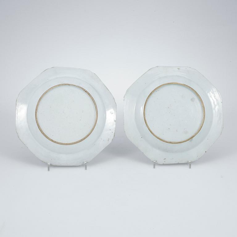 TALLRIKAR, ett par, porslin, Kina 1700-tal.