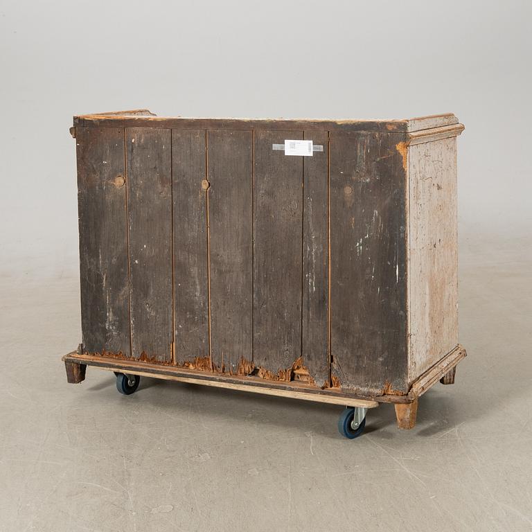 Gift in the Gustavian style, first half of the 19th century.