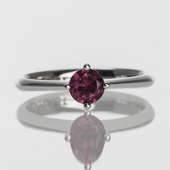 RING, 14K vitguld, turmalin 0,56 ct. Vikt 3,26 g.