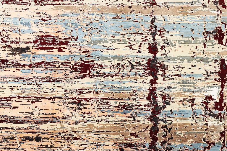 An oriental carpet with modern design, ca. 377 x 277 cm.