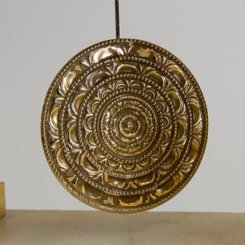 AN ALABASTER AND GILT BRASS TABLE CLOCK, mid 19th century.