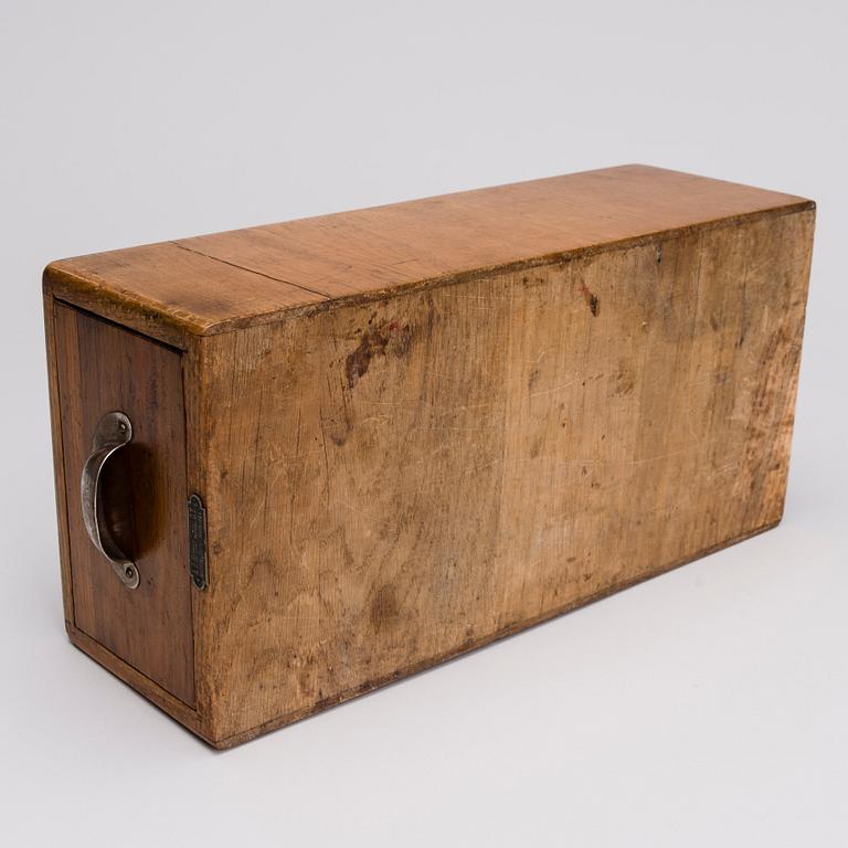 ARKIVLÅDA, A.B. Herman Lindell, Helsingfors, tidigt 1900-tal.