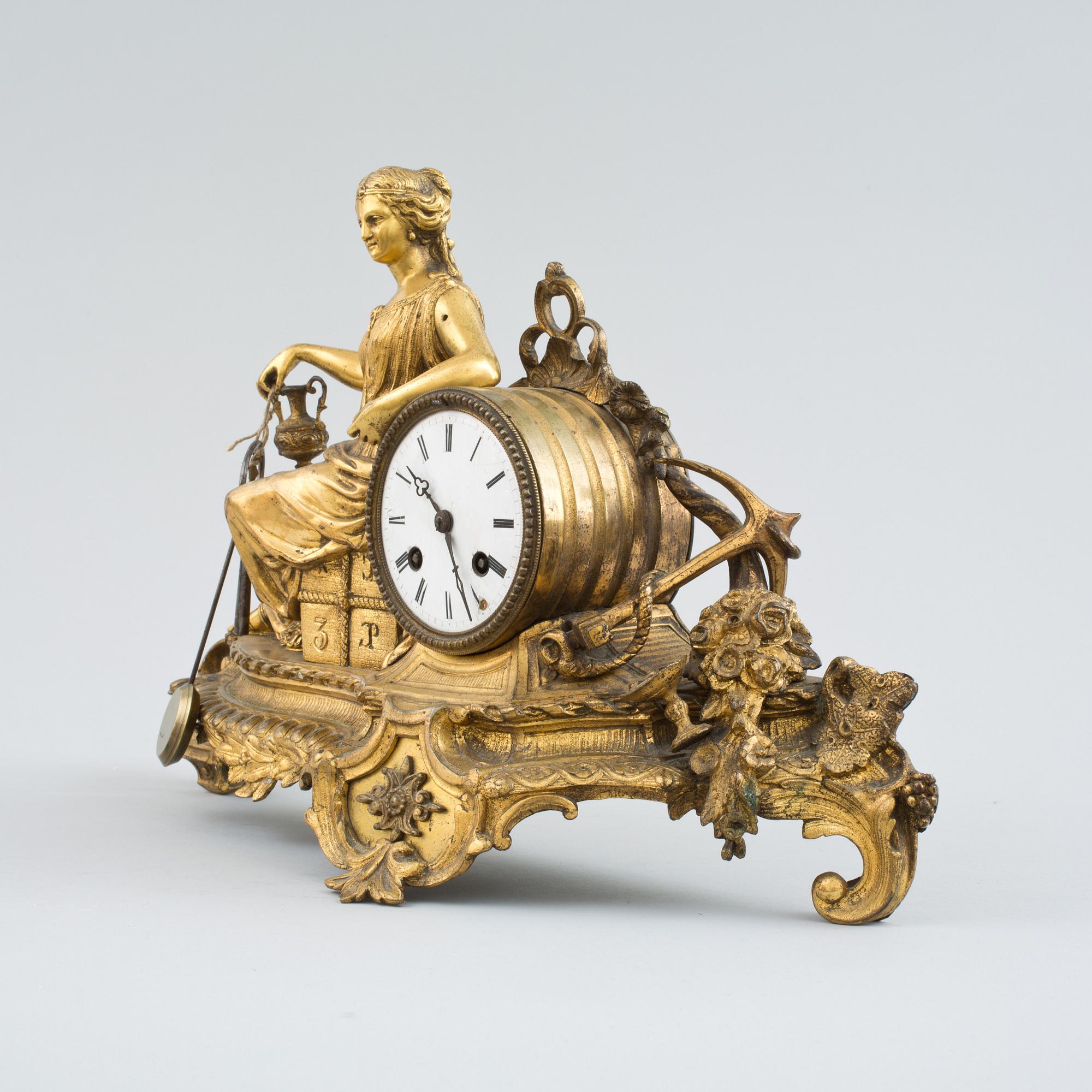 BORDSPENDYL, nyrokoko. 1800-talets andra hälft.