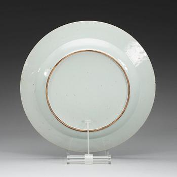 A famille rose serving dish, Qing dynasty, Qianlong (1736-95).