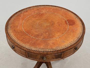 KARUSELLBORD, mahogny, engelsk stil, 1800-talets senare hälft.