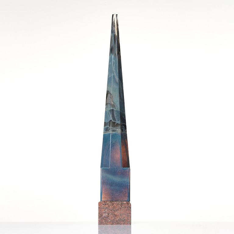 Oiva Toikka, a cast glass sculpture, Nuutajärvi Notsjö, Finland, ca 1991.