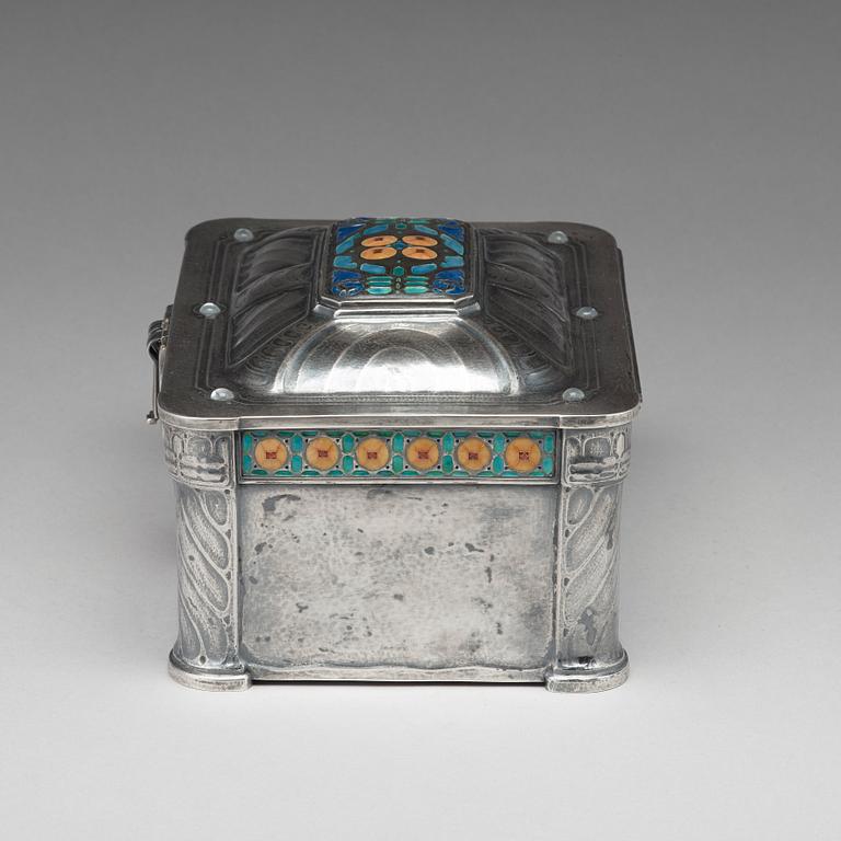 Hugo Lundstedt, a silver and enamel Art Nouveau jewelry casket, Gothenburg 1911.