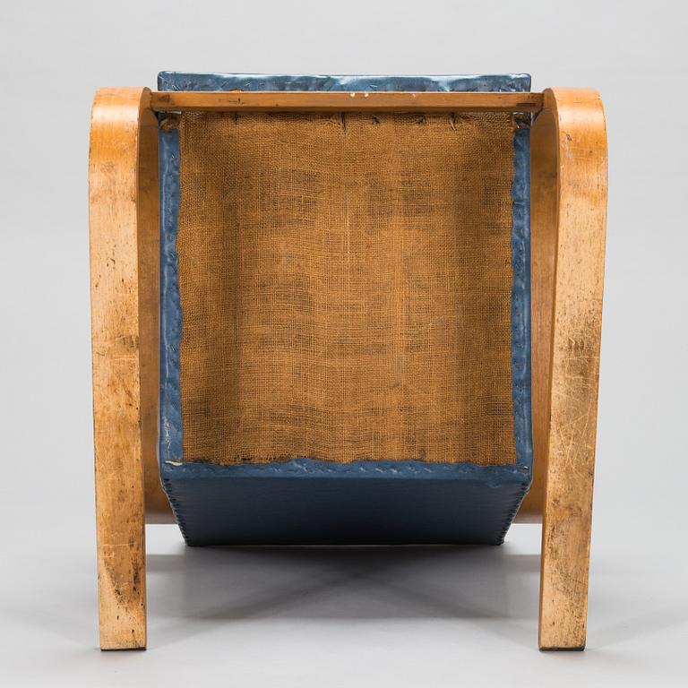 Alvar Aalto, A mid-20th century '34' armchair for  O.Y. Huonekalu- ja Rakennustyötehdas A.B. Finland.