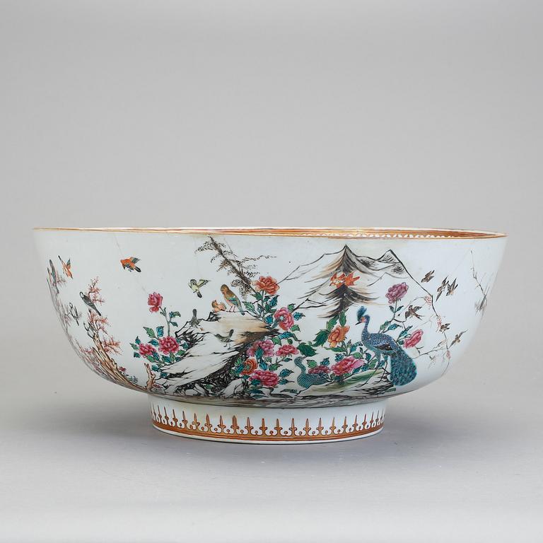 BÅLSKÅL, porslin, Qianlong, Kina 1700-tal.