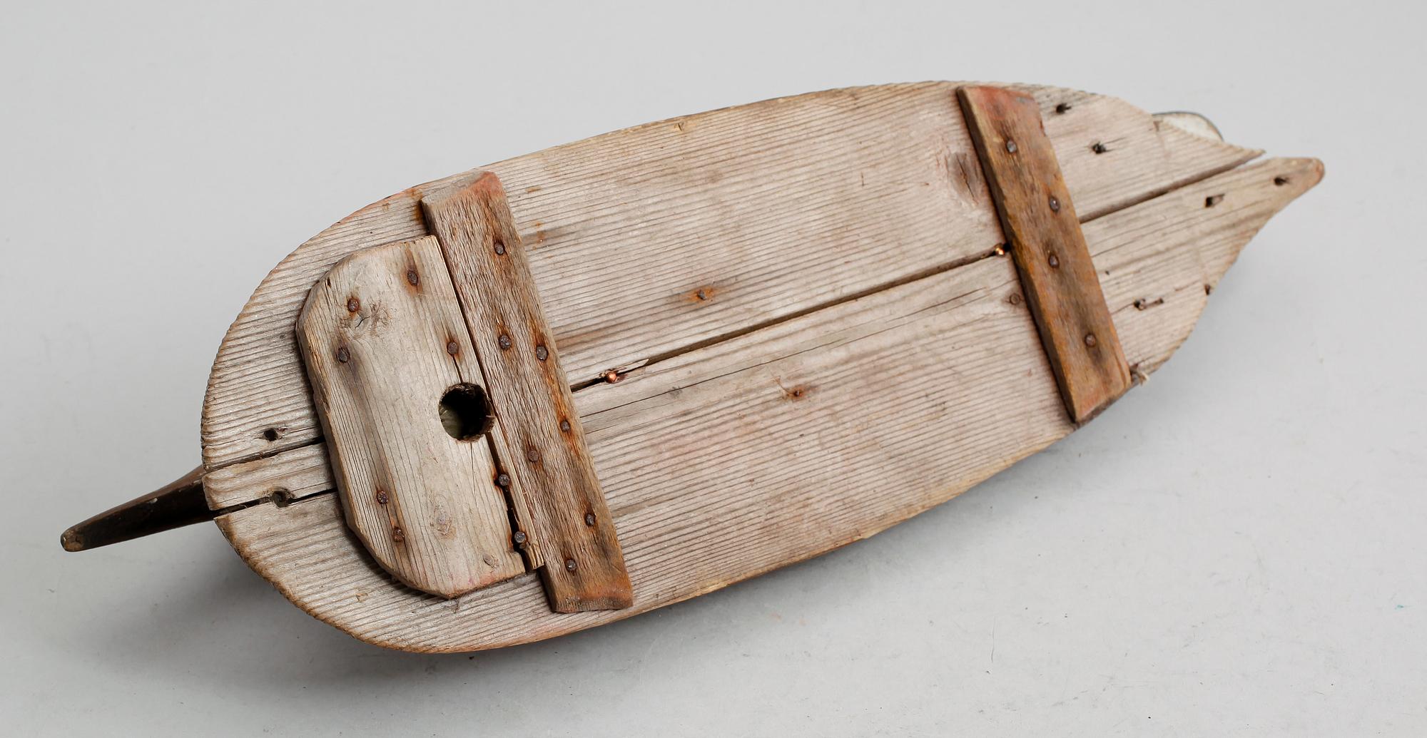 VETTE, målat trä, 1900-talets mitt.