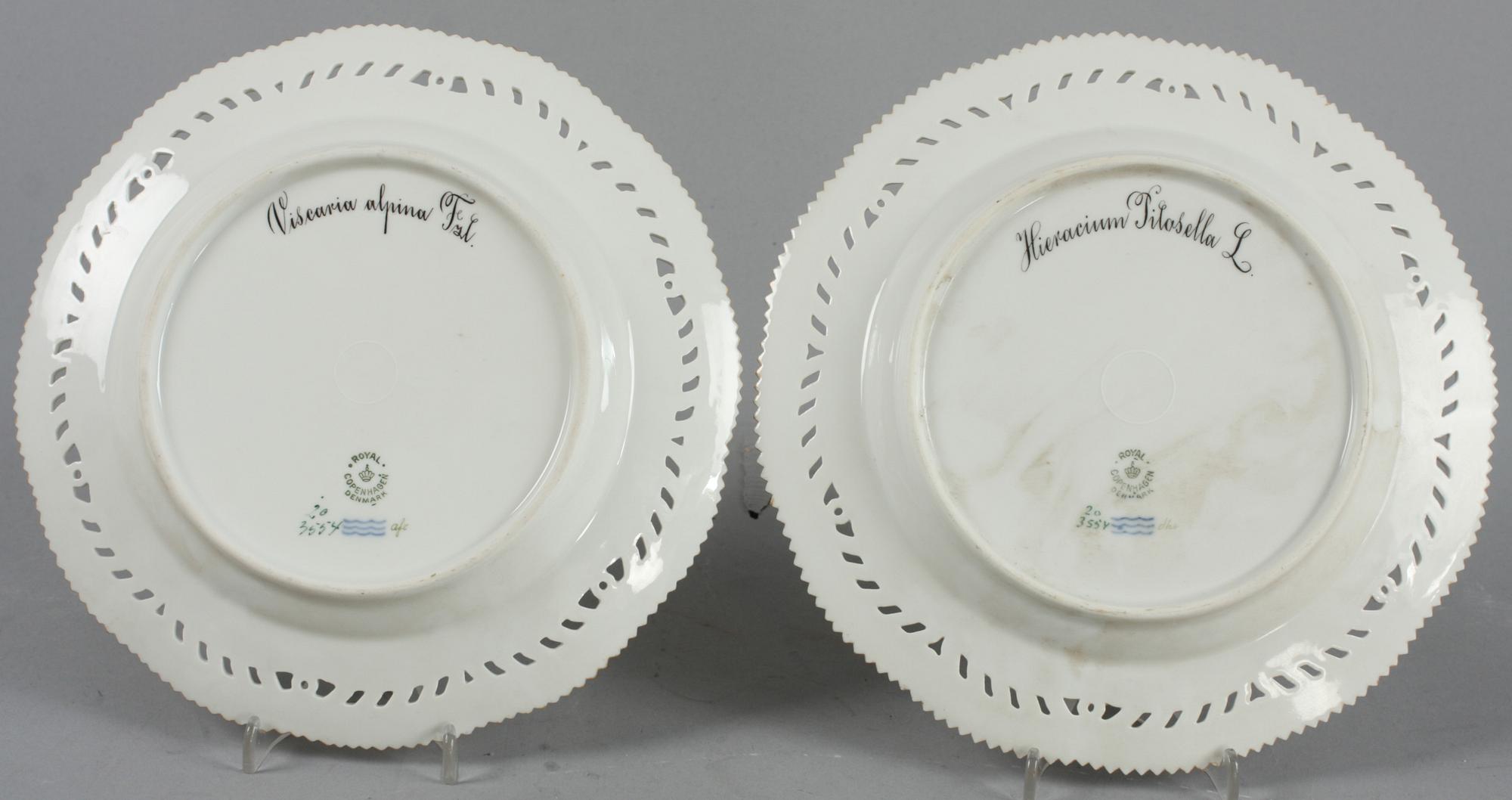 TALLRIKAR, 4 st. Porslin, "Flora Danica" modellnummer 3554, Royal Copenhagen.