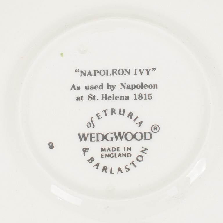 TESERVISDELAR 8 st, flintgods. "Napoleon Ivy", Wedgwood.