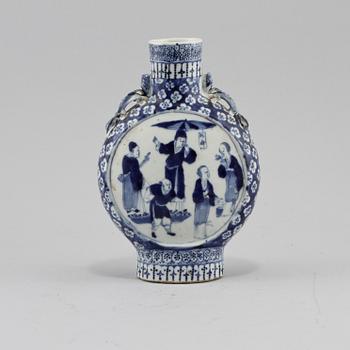 PILGRIMSKRUS, porslin, Kina, 1800-tal.