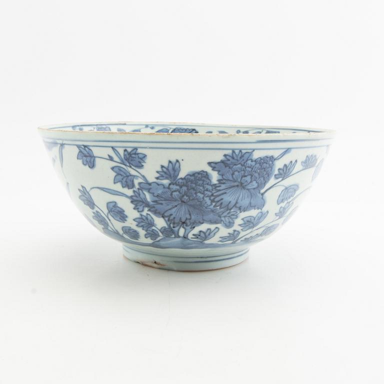 Bowl, porcelain, Qianlong (1736-95), Qing dynasty, China.
