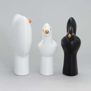 Howard Smith, figuriineja, 3 kpl, keramiikkaa, sarjasta Parvi, Arabia 1900-luvun loppu.