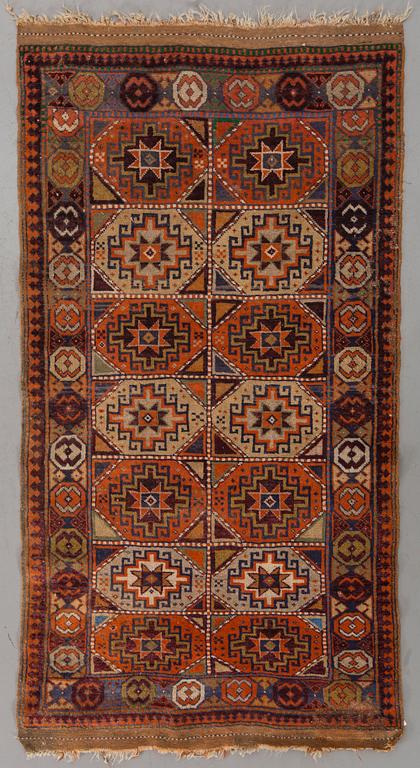 MATTA Kaukasisk semiantik ca 190 x 106 cm.