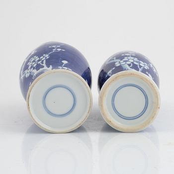 Two similar Chinese blue and white porcelain vases, late Qing dynasty/20th century.