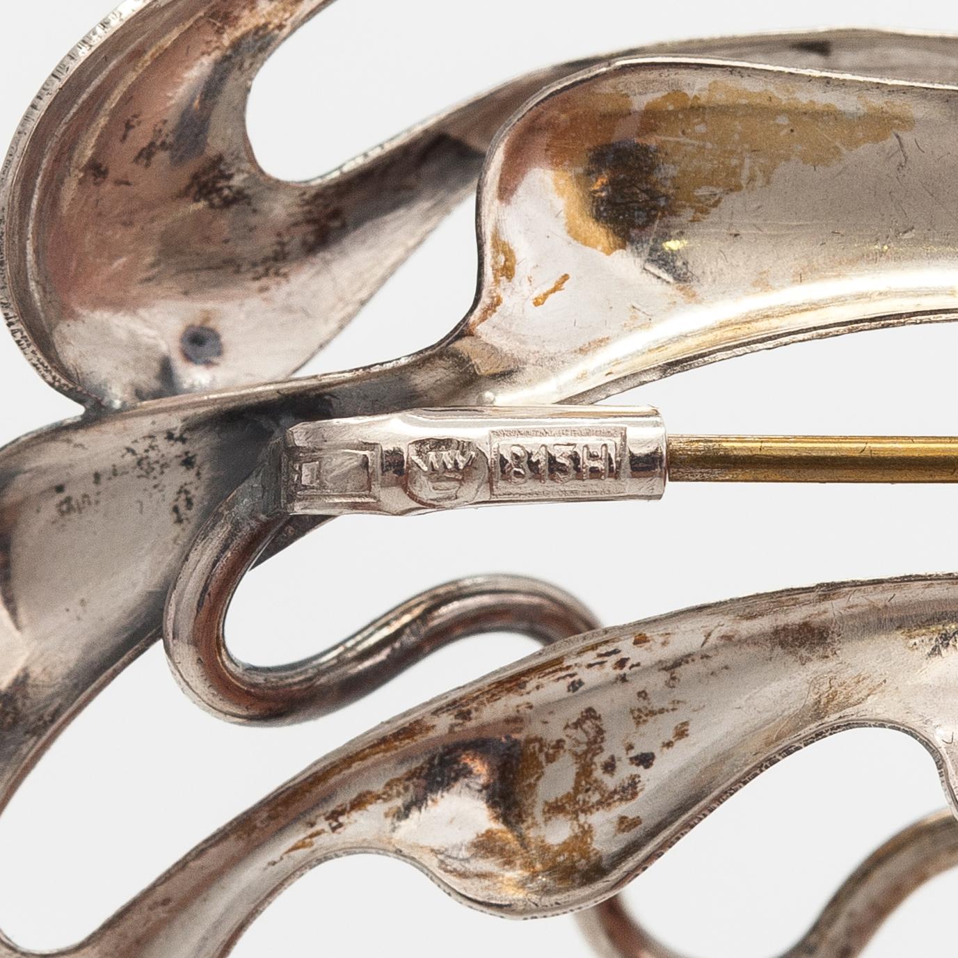 Elis Kauppi, A silver brooch. Kupittaan kulta, Turku.