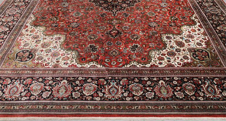 Rug, silk, Ghom, 424 x 307 cm.