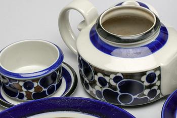 MAT- och KAFFESERVIS, 41 delar, stengods, "Saara", Anja Jaatinen-Winquist för Arabia, Finland, 1970-tal.