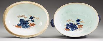 A blue and white tureen with cover, Qing dynasty, Qianlong (1736-95).