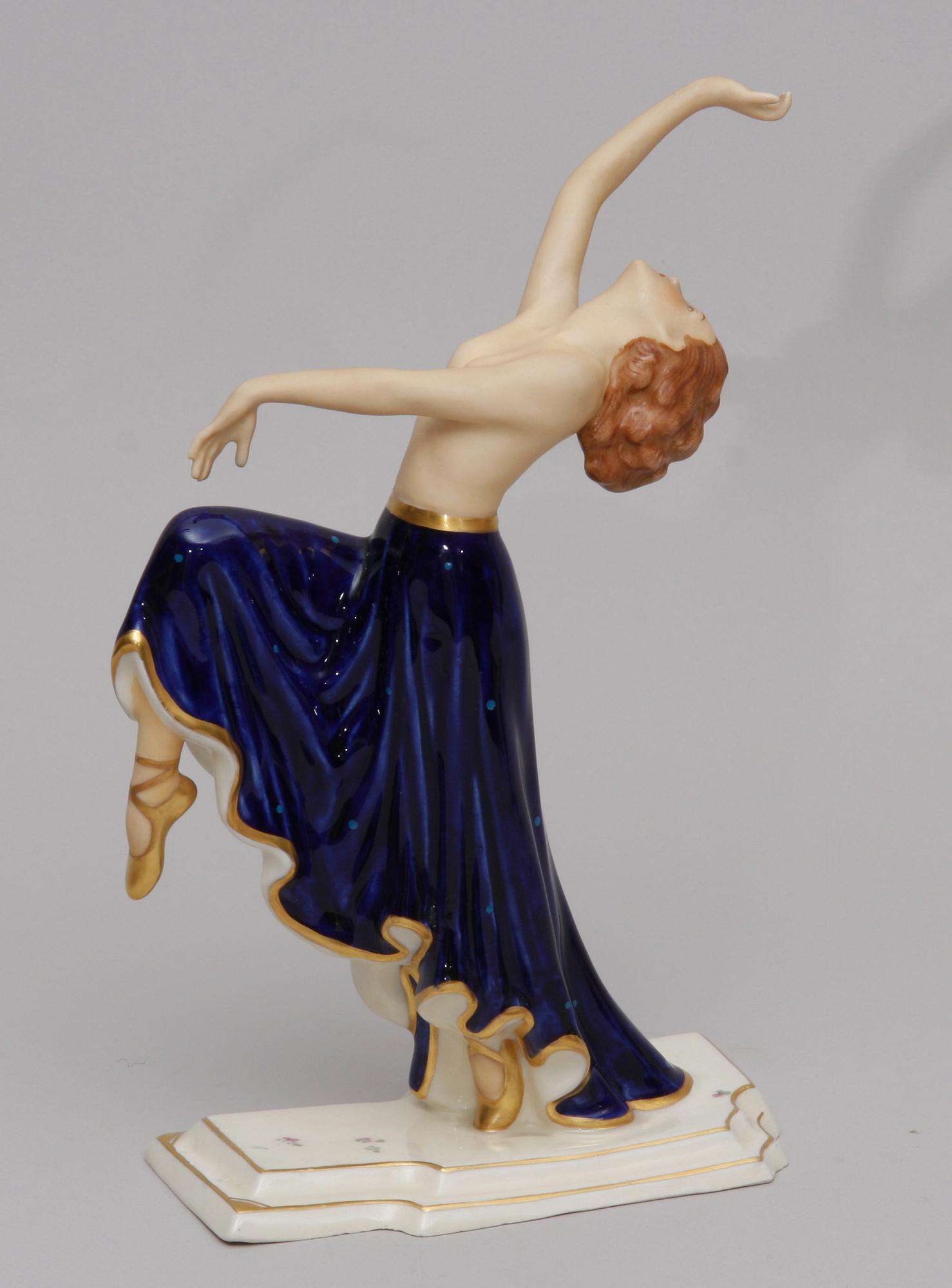 FIGURIN, porslin. Royal Dux.