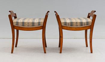 TABURETTER, 1 par, Karl Johan, 1800-talets mitt.