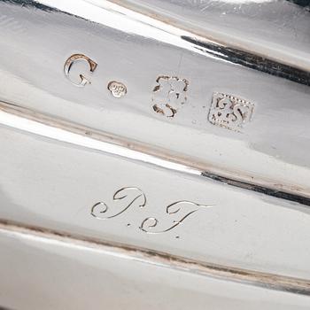 Isak Sauer, gräddsnäcka, silver, Stockholm 1765. Rokoko.