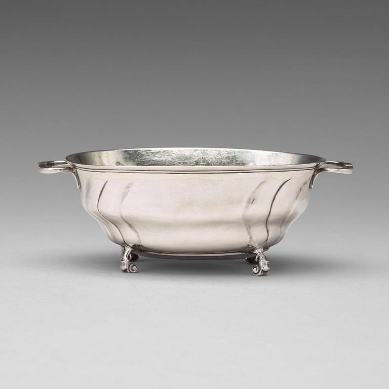 A Swedish 18th century parcel-gilt silver sweetmeat bowl, mark of Arvid Castman, Eksjö 1764.