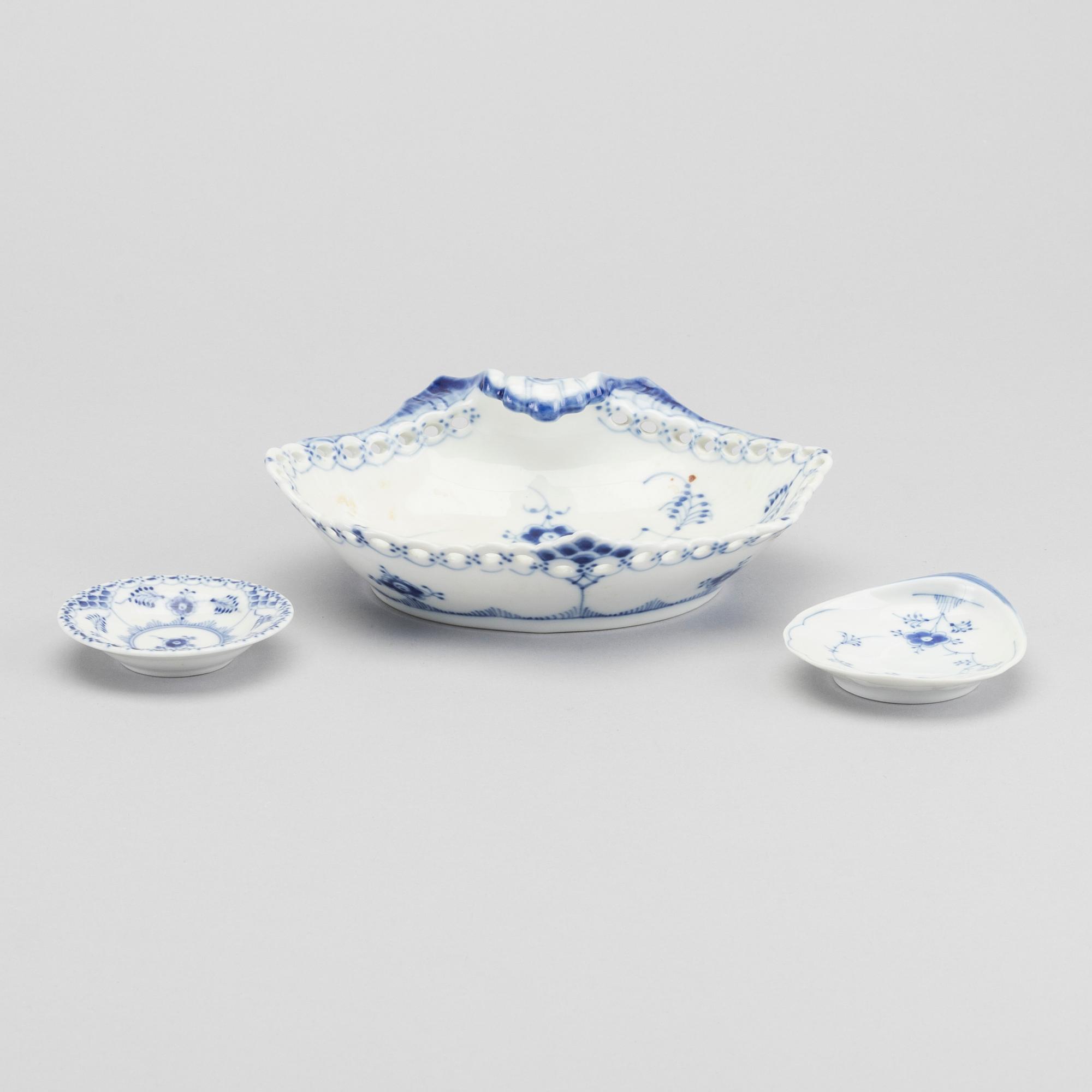 SERVISDELAR, 17 st, "Musselmalet" Royal Copenhagen, Danmark.