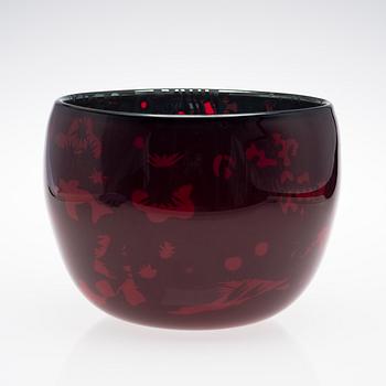 KERTTU NURMINEN. ART GLASS. Rio de Boto cor-de-rosa. Signed Kerttu Nurminen, Nuutajärvi Notsjö 2005.