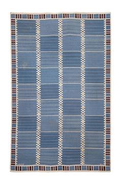 297. Barbro Nilsson, Matto, "Salerno blå med enkel bård", flat weave, ca 332 x 212 cm, signed AB MMF BN.